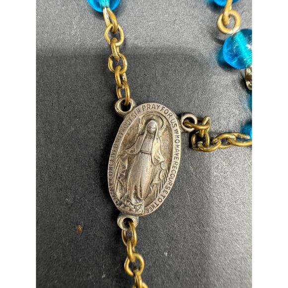 Vintage Catholic Aqua Blue Glass Rosary Silver Tone Crucifix w/ Gold Tone Case - Picture 4 of 11